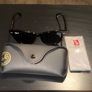 Ray-Ban RB0707SF Low Bridge Fit Square – Great Condition with Case and Cloth
